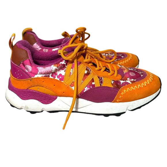 Chelsea & Violet Women’s Lola Pink Multi Floral Print Sneakers Groovy Size 9 - Picture 2 of 12
